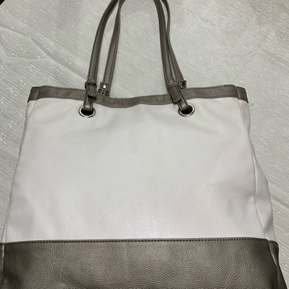 9 West Tote like new. - Picture 3 of 9